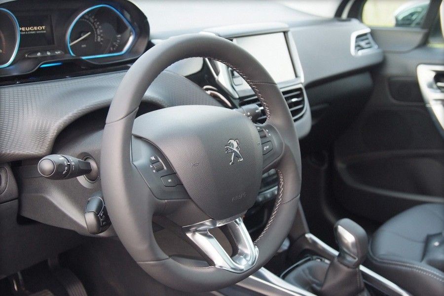 [Ojancano] Peugeot 2008 Allure 1.6 e-HDi 92 Blanc Banquise - 013