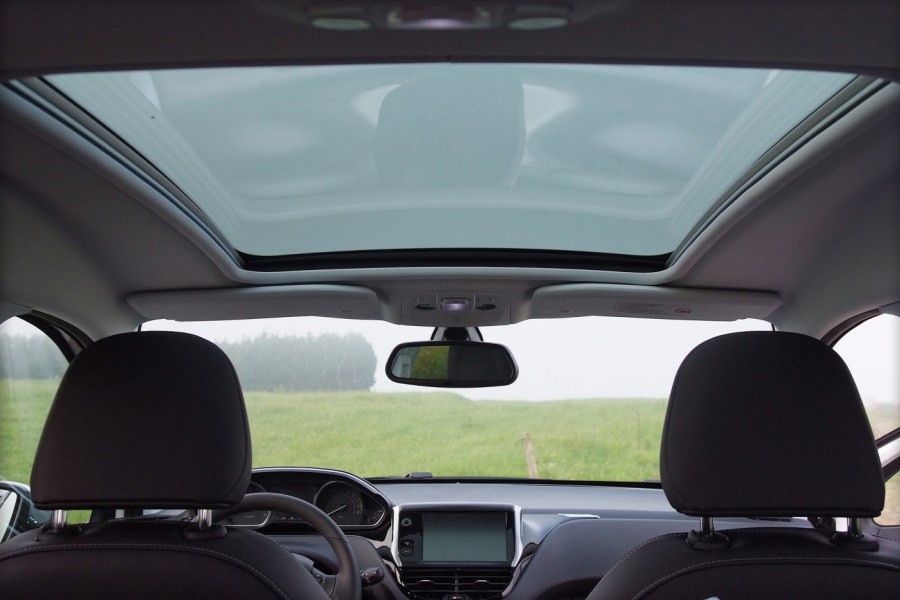 [Ojancano] Peugeot 2008 Allure 1.6 e-HDi 92 Blanc Banquise - 015