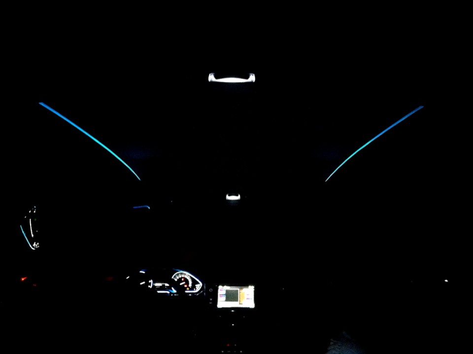 [Ojancano] Peugeot 2008 Allure 1.6 e-HDi 92 Blanc Banquise - 018