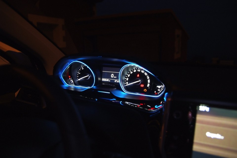 [Ojancano] Peugeot 2008 Allure 1.6 e-HDi 92 Blanc Banquise - 019