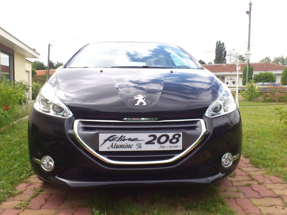[alumine] Peugeot 208 Allure 1.6 e-HDi 92 Noir Obsidien 3p - 001