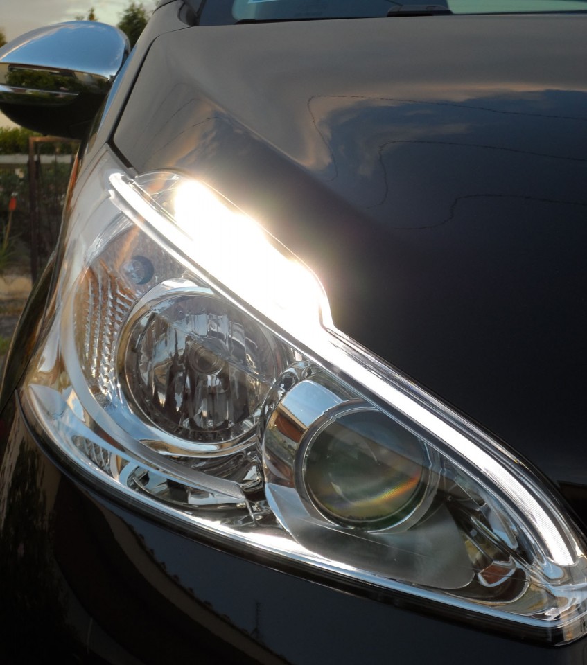 [alumine] Peugeot 208 Allure 1.6 e-HDi 92 Noir Obsidien 3p - 020