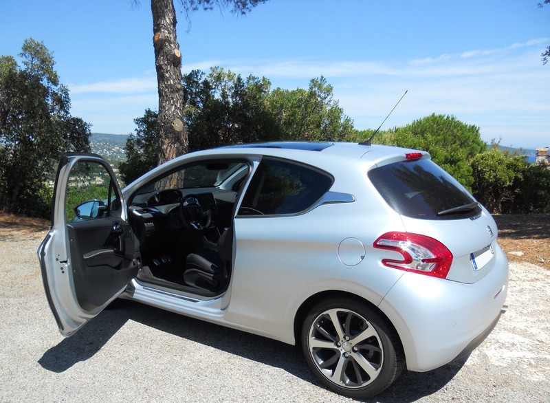 [apvmcp] Peugeot 208 Ice Velvet Limited Edition 1.6 e-HDi 115 3p - 005