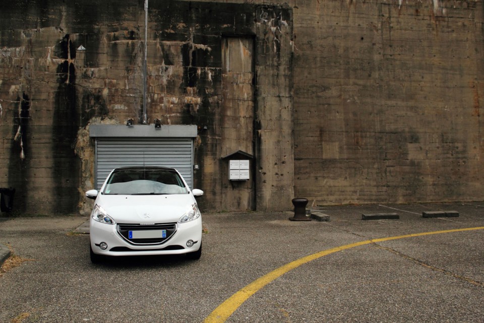 [Arnaud] Peugeot 208 Féline 1.6 VTI 120 Blanc Banquise 5p - 007