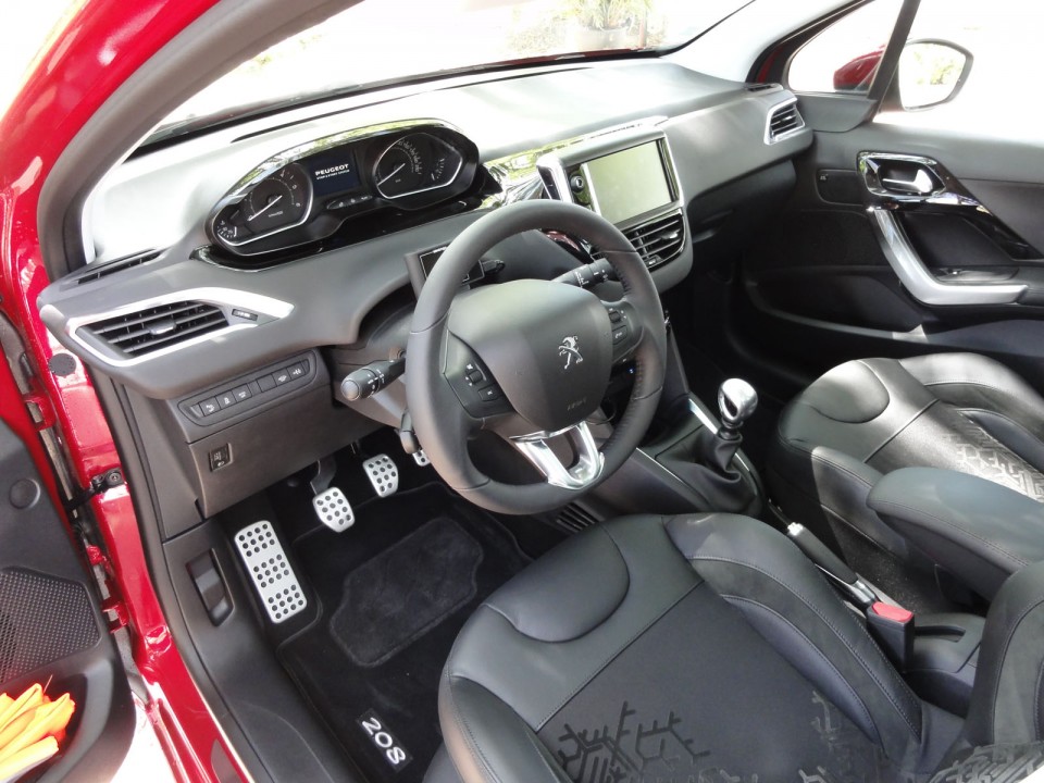 [Crevar] Intérieur Mi-cuir Mario Mistral Peugeot 208 Féline - 008