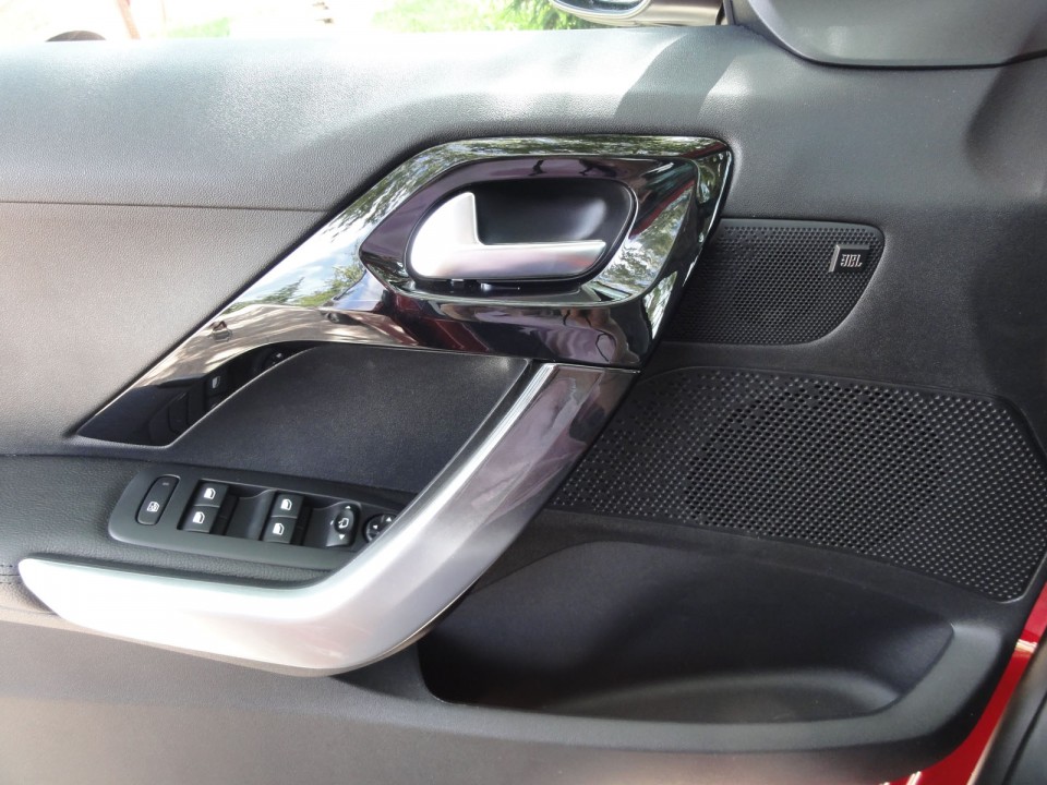[Crevar] Panneau de porte conducteur Peugeot 208 Féline - 010