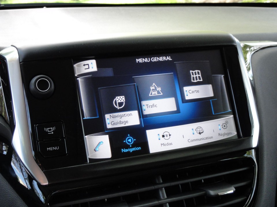 [Crevar] Ecran tactile multi-fonctions (navigation) Peugeot 208 Féline - 048