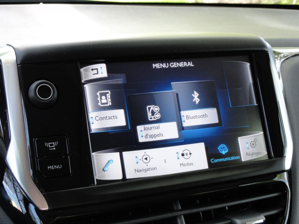 [Crevar] Ecran tactile multi-fonctions (Communication) Peugeot 208 Féline - 050