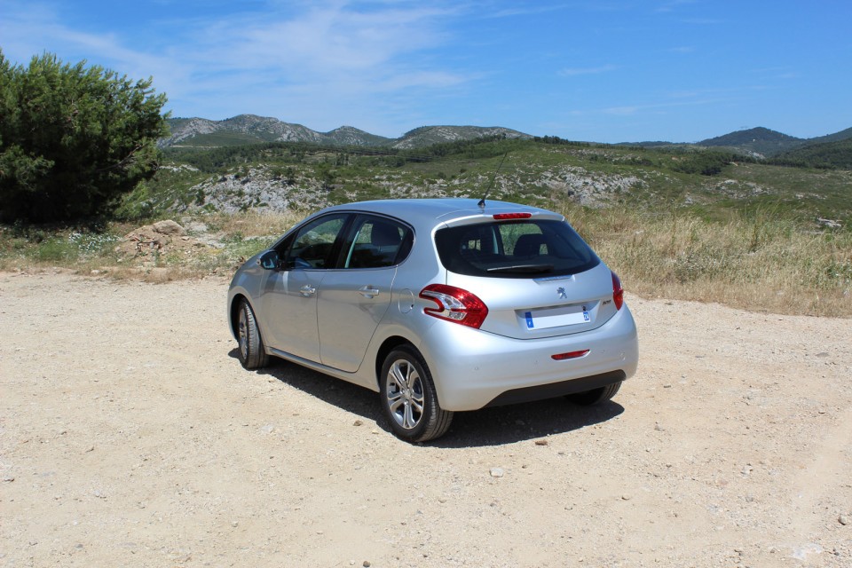 [Francois] Peugeot 208 Allure 1.6 VTi 120 Gris Aluminium 5p - 012