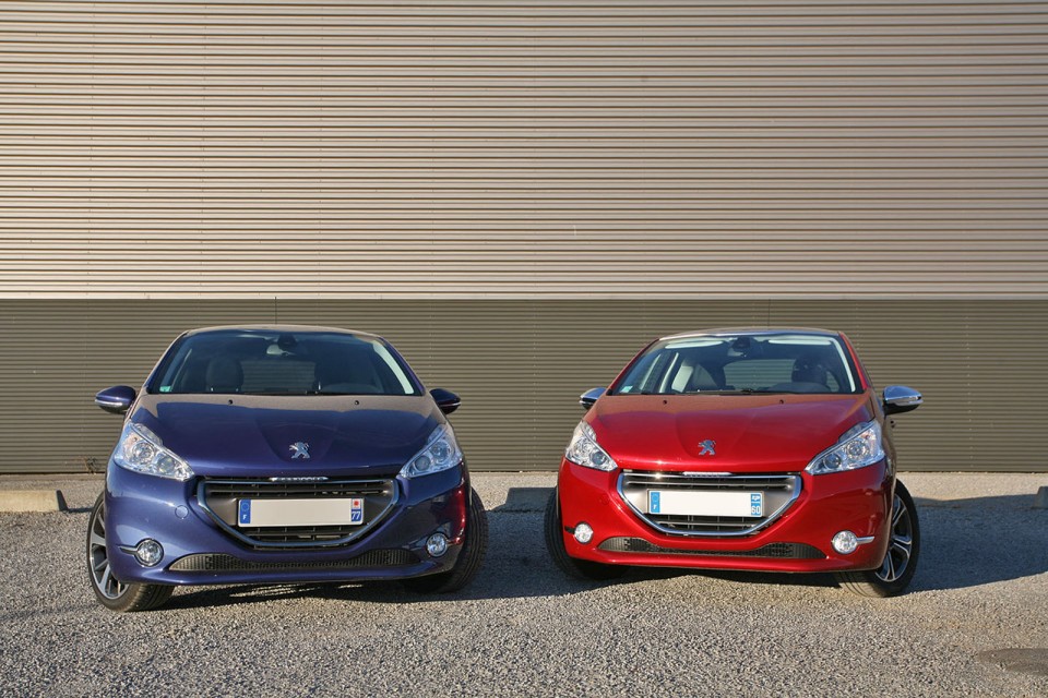 [Gaël] Peugeot 208 Féline 1.6 e-HDi 115 Bleu Virtuel 3p - 008