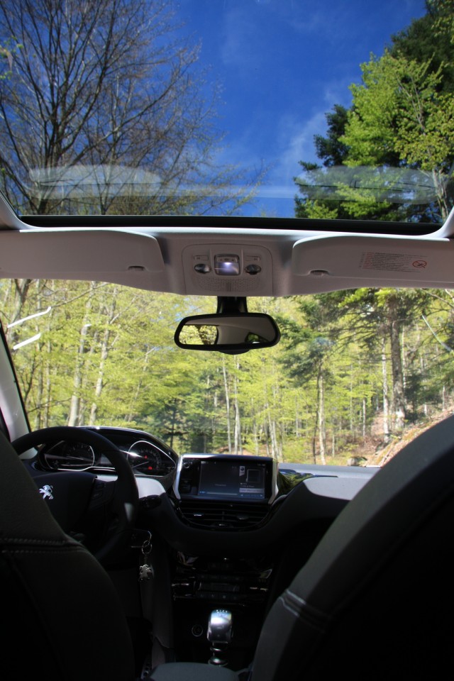 [joe2097] Toit vitré panoramique Peugeot 208 Féline 3p - 012