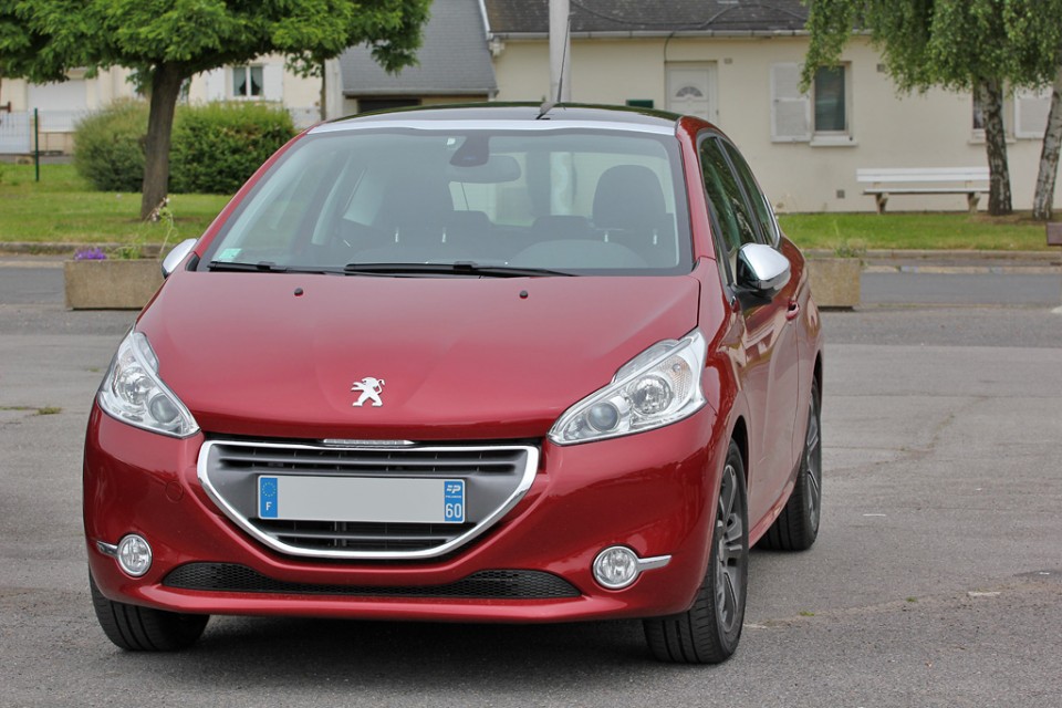 [kobaye] Peugeot 208 Allure 1.6 VTi 120 Rouge Érythrée 3p - 004