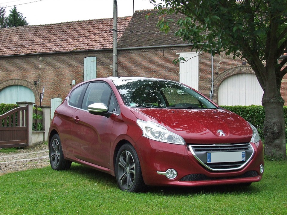 [kobaye] Peugeot 208 Allure 1.6 VTi 120 Rouge Érythrée 3p - 006