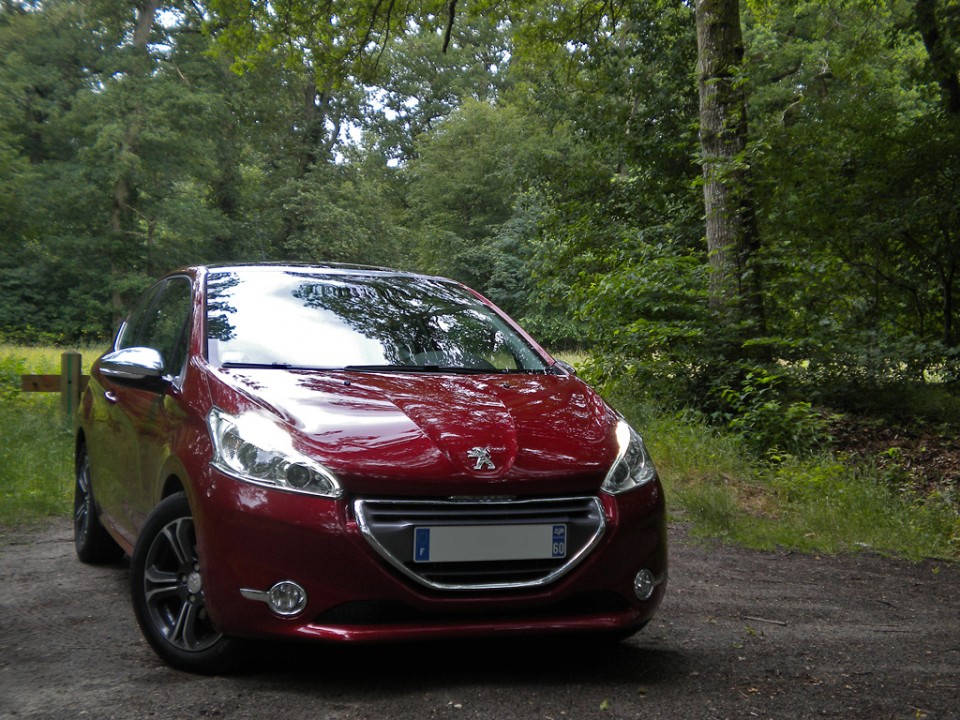 [kobaye] Peugeot 208 Allure 1.6 VTi 120 Rouge Érythrée 3p - 010