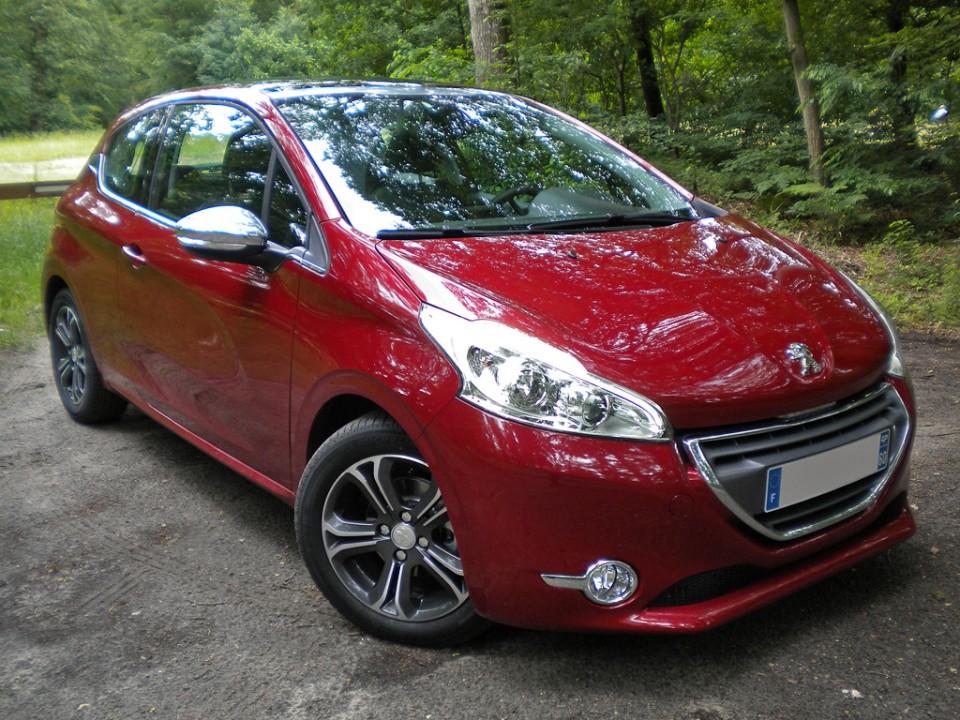 [kobaye] Peugeot 208 Allure 1.6 VTi 120 Rouge Érythrée 3p - 011
