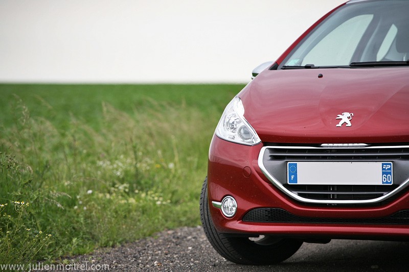 [kobaye] Peugeot 208 Allure 1.6 VTi 120 Rouge Érythrée 3p - 026