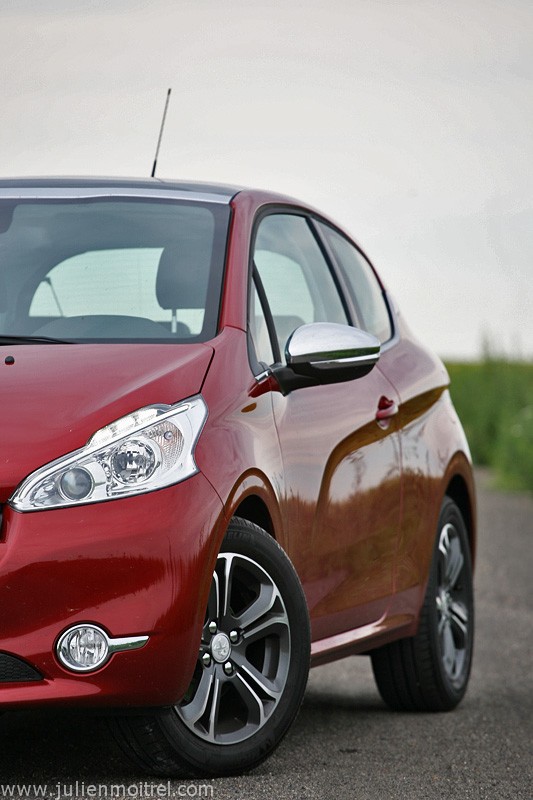 [kobaye] Peugeot 208 Allure 1.6 VTi 120 Rouge Érythrée 3p - 027