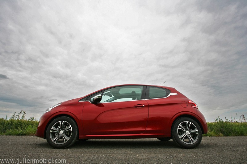 [kobaye] Peugeot 208 Allure 1.6 VTi 120 Rouge Érythrée 3p - 029