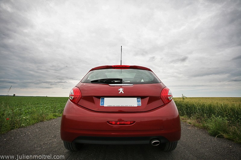 [kobaye] Peugeot 208 Allure 1.6 VTi 120 Rouge Érythrée 3p - 032