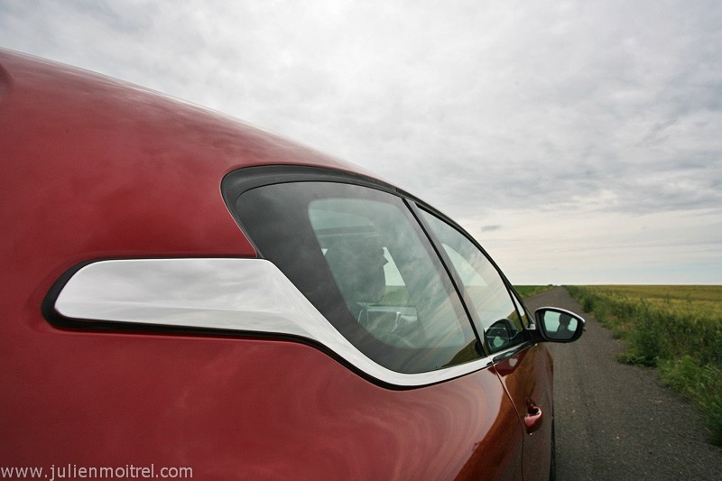 [kobaye] Peugeot 208 Allure 1.6 VTi 120 Rouge Érythrée 3p - 035