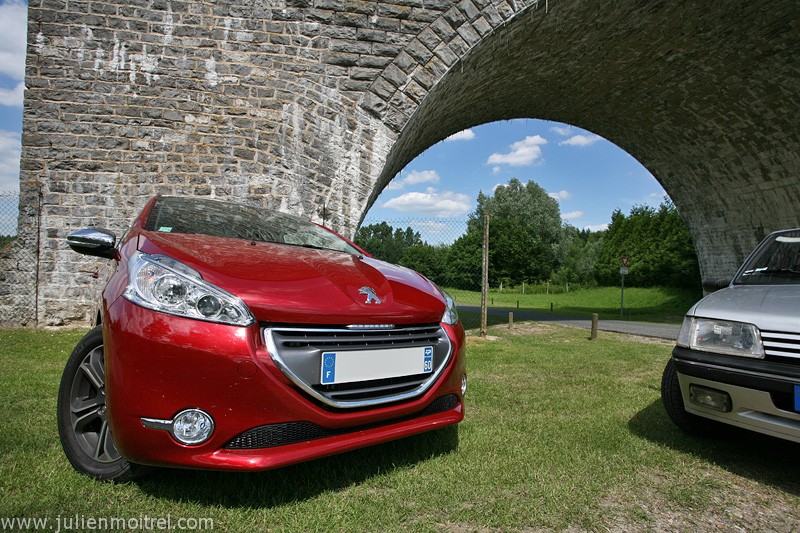 [kobaye] Peugeot 208 Allure 1.6 VTi 120 Rouge Érythrée 3p - 044