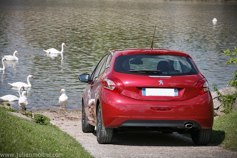 [kobaye] Peugeot 208 Allure 1.6 VTi 120 Rouge Érythrée 3p - 052