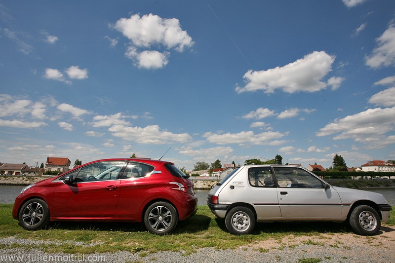 [kobaye] Peugeot 205 et Peugeot 208 Allure 1.6 VTi 120 Rouge Érythrée 3p - 053