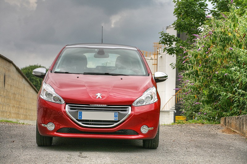 [kobaye] Peugeot 208 Allure 1.6 VTi 120 Rouge Érythrée 3p - 068