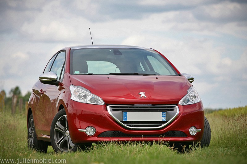[kobaye] Peugeot 208 Allure 1.6 VTi 120 Rouge Érythrée 3p - 072