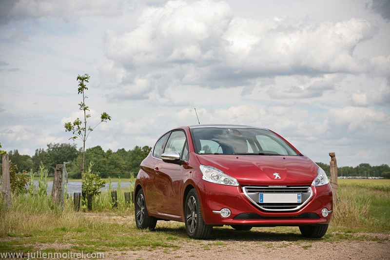 [kobaye] Peugeot 208 Allure 1.6 VTi 120 Rouge Érythrée 3p - 073