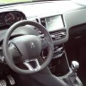 [Marcus] Poste de conduite Peugeot 208 Allure 1.6 e-HDi 115 Bleu Virtuel 3p - 014