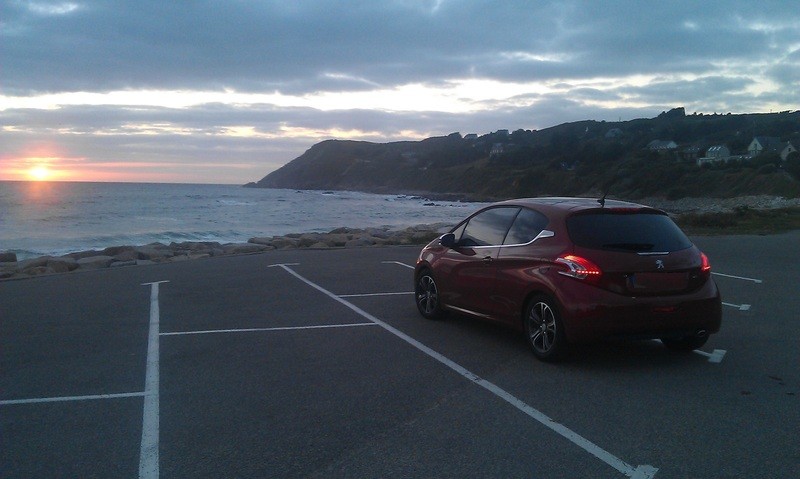 [pierretesson] Peugeot 208 Allure 1.6 e-HDi 92 Rouge Érythrée 3p - 001