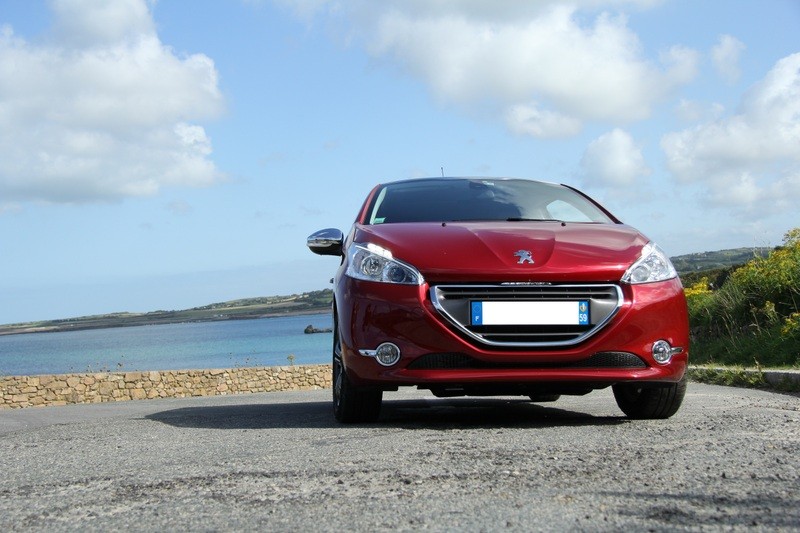 [pierretesson] Peugeot 208 Allure 1.6 e-HDi 92 Rouge Érythrée 3p - 007