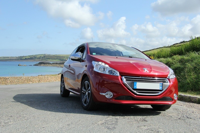 [pierretesson] Peugeot 208 Allure 1.6 e-HDi 92 Rouge Érythrée 3p - 008