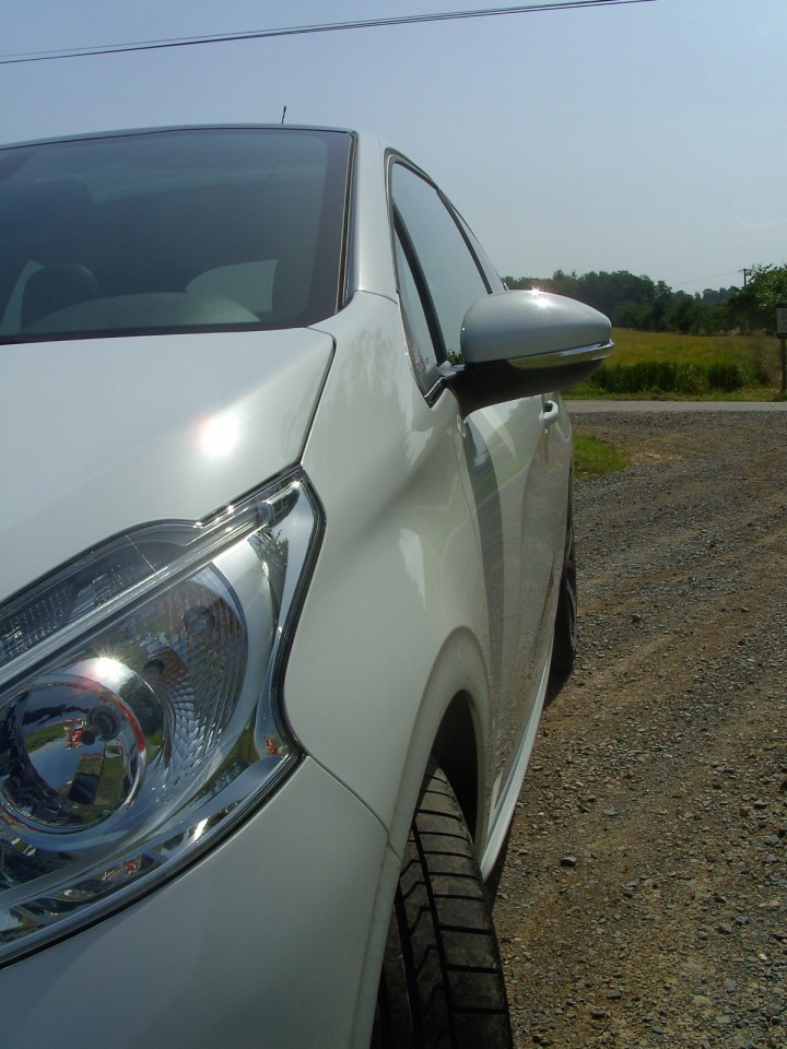 [sebastihein] Peugeot 208 Féline 1.6 e-HDi 115 Blanc Banquise 3p - 009