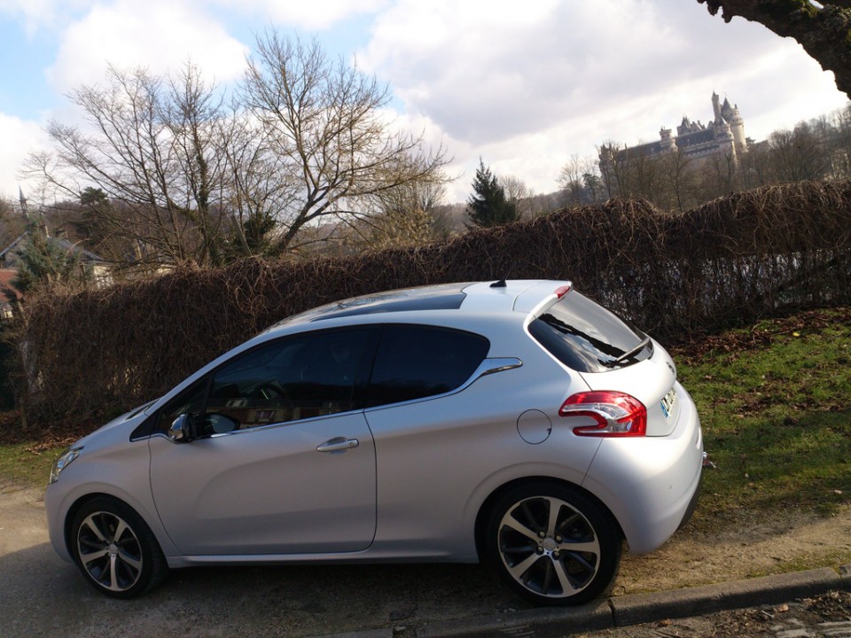 [shone_asm] Peugeot 208 Ice Velvet Limited Edition 1.6 e-HDi 115 3p - 009