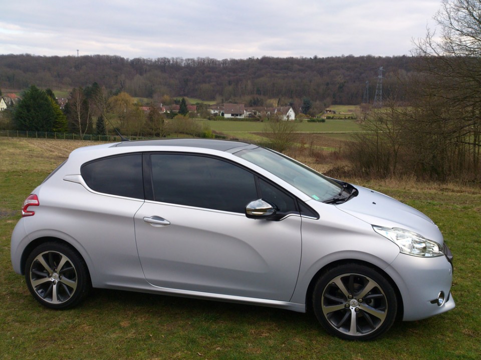 [shone_asm] Peugeot 208 Ice Velvet Limited Edition 1.6 e-HDi 115 3p - 026
