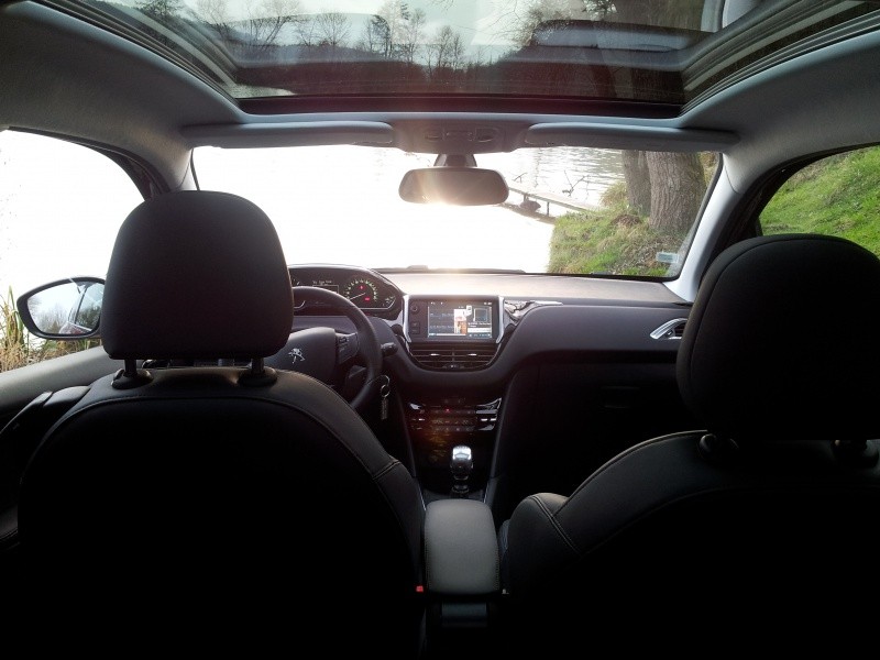 [spirit54] Peugeot 208 Féline 1.6 e-HDi 115 Rouge Érythrée 3p - 017
