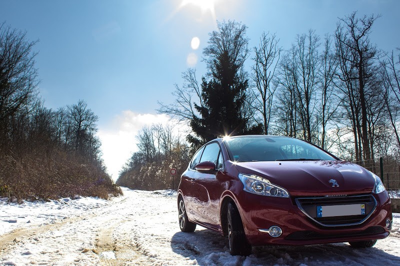 [spirit54] Peugeot 208 Féline 1.6 e-HDi 115 Rouge Érythrée 3p - 021