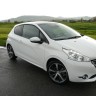 [victor] Peugeot 208 Féline 1.6 e-HDi 115 Blanc Banquise 3p - 001