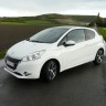 [victor] Peugeot 208 Féline 1.6 e-HDi 115 Blanc Banquise 3p - 003