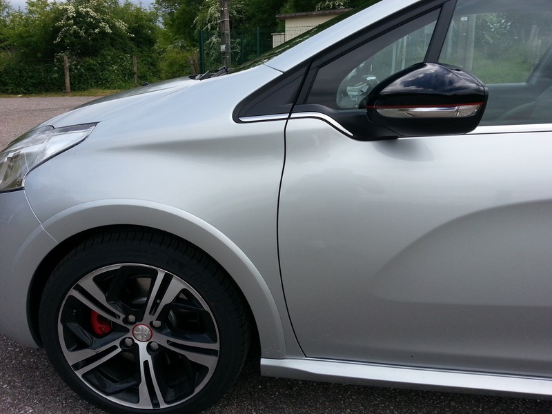 [cagiviste] Peugeot 208 GTi 1.6 THP 200 Gris Aluminium - 006