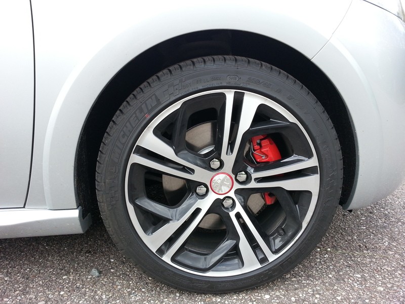 [cagiviste] Jante alliage Peugeot 208 GTi 1.6 THP 200 Gris Aluminium - 007