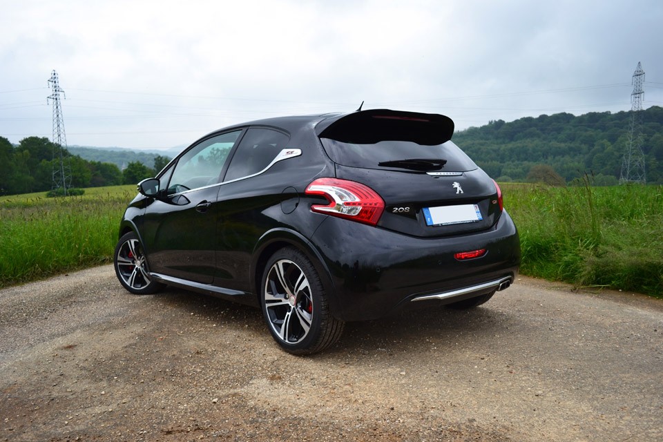 [Leadben] Peugeot 208 GTi 1.6 THP 200 Noir Perla Nera - 003