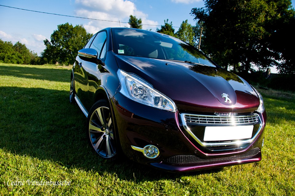 [Vcedric59] Peugeot 208 XY 1.6 e-HDi 115 Purple Night - 001