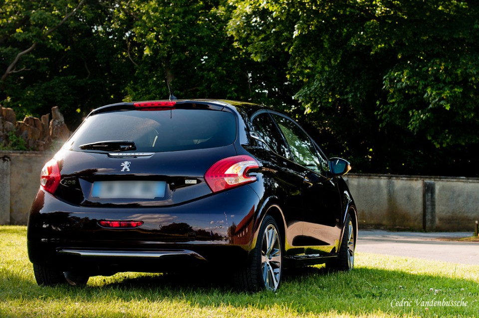 [Vcedric59] Peugeot 208 XY 1.6 e-HDi 115 Purple Night - 002